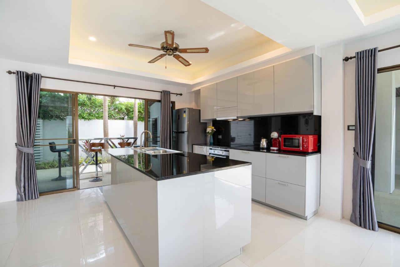 Villa Amaya, 2 Story Tropical Oasis With Green Hills View & Pool, Kamala Beach Exteriör bild