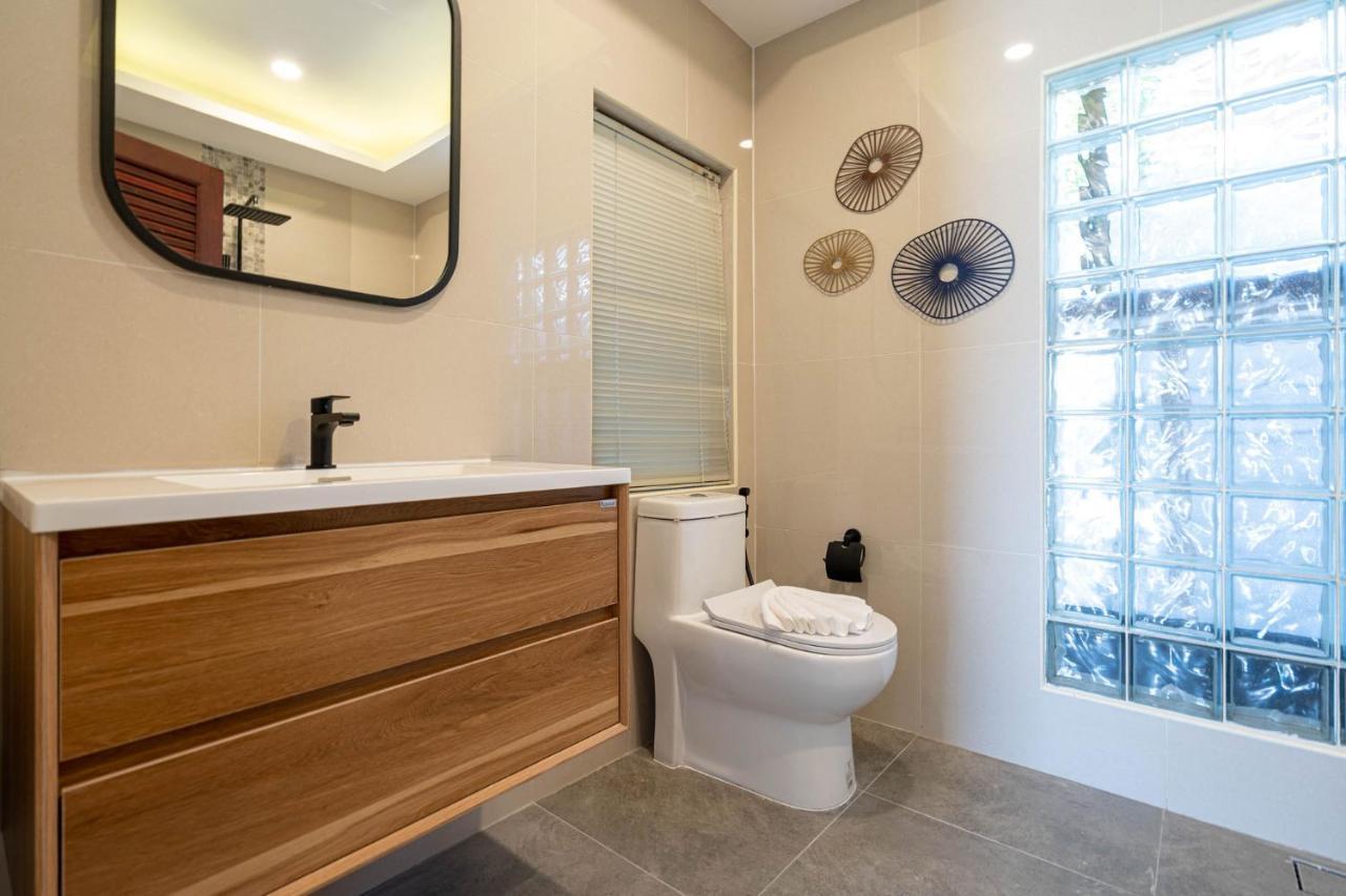 Villa Amaya, 2 Story Tropical Oasis With Green Hills View & Pool, Kamala Beach Exteriör bild